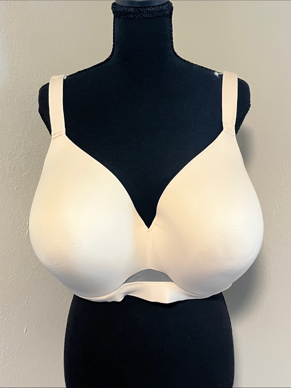 Cacique Lightly Lined Full Coverage  Smooth Light Nude Bra-46DDD